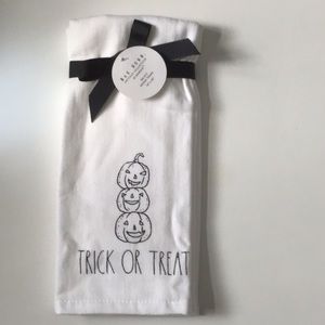Rae Dunn Set of 2 Trick or Treat Kitchen Towels